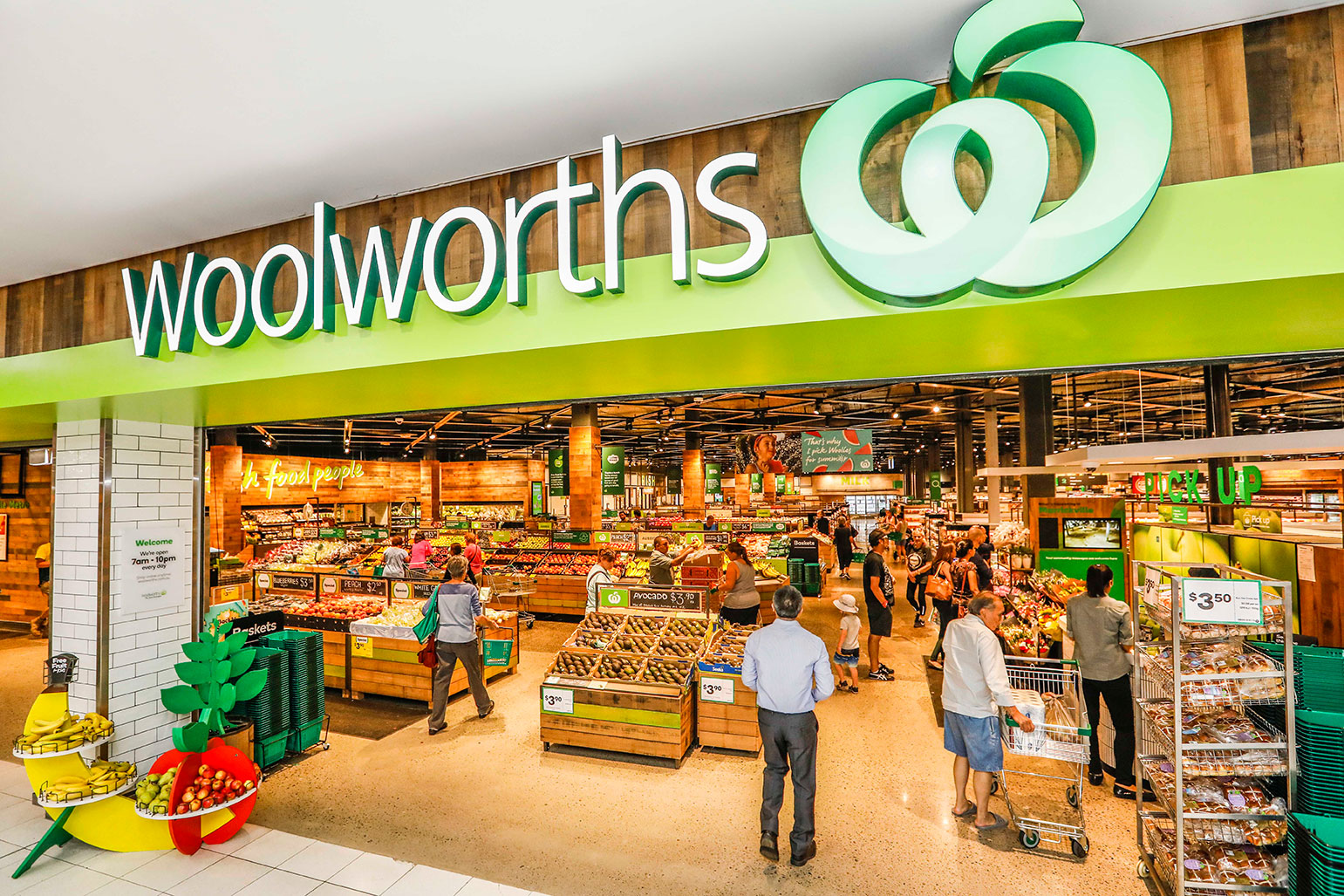 Start Your Journey: Explore Exciting Roles at Woolworths!